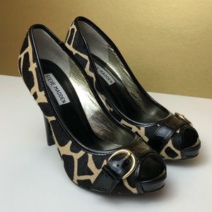 Steve Madden Lezlie giraffe print peep toe heels